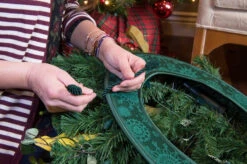 Village Lighting Deluxe Door Saver For Christmas Wreaths V-11101-DLX -Online Christmas Decoration apiefmpni 28903.1646091888