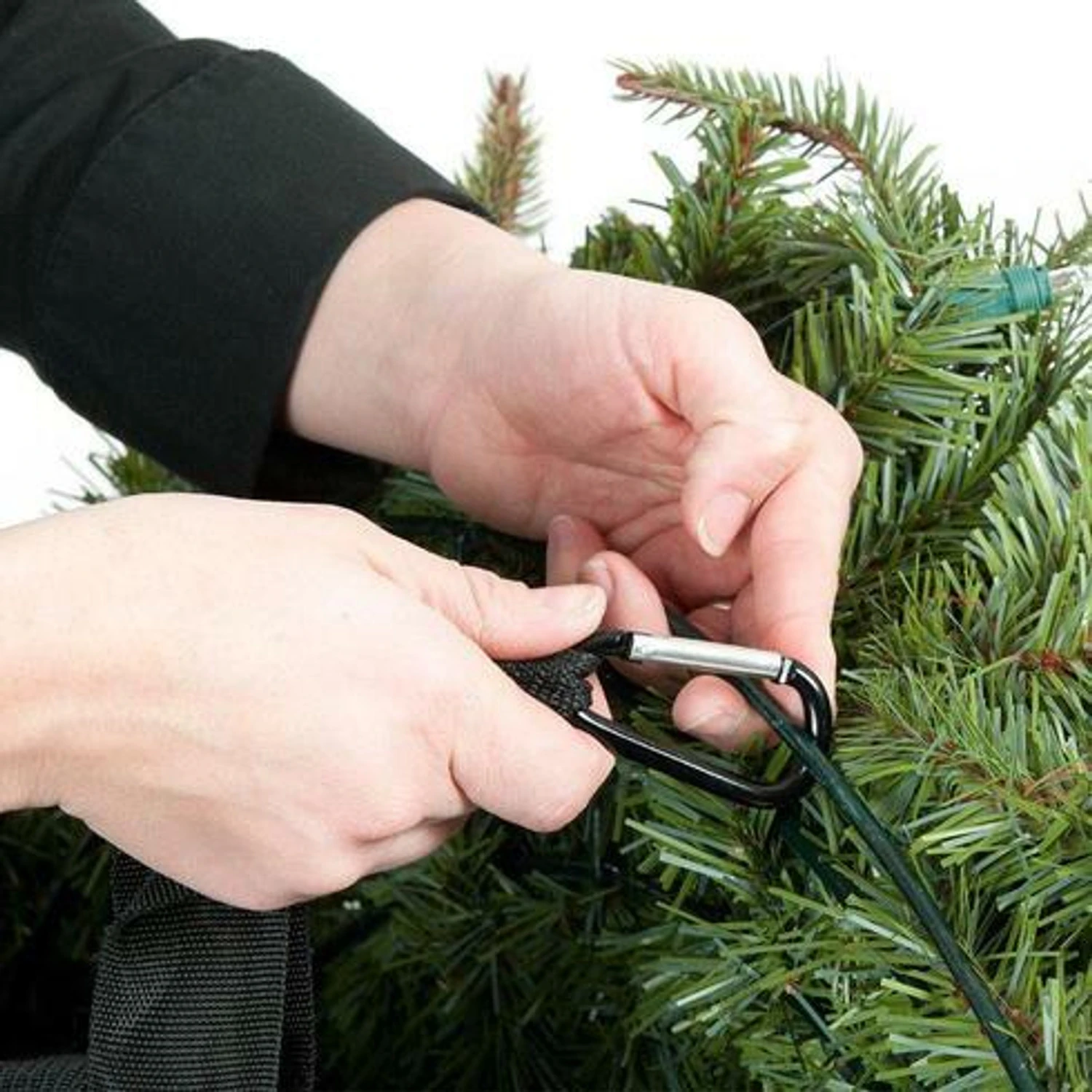 Santa's Bags Direct Suspend 30" Wreath Storage Bag 10154 4 Santa's Bags Direct Suspend 30" Wreath Storage Bag 10154 - Image 4