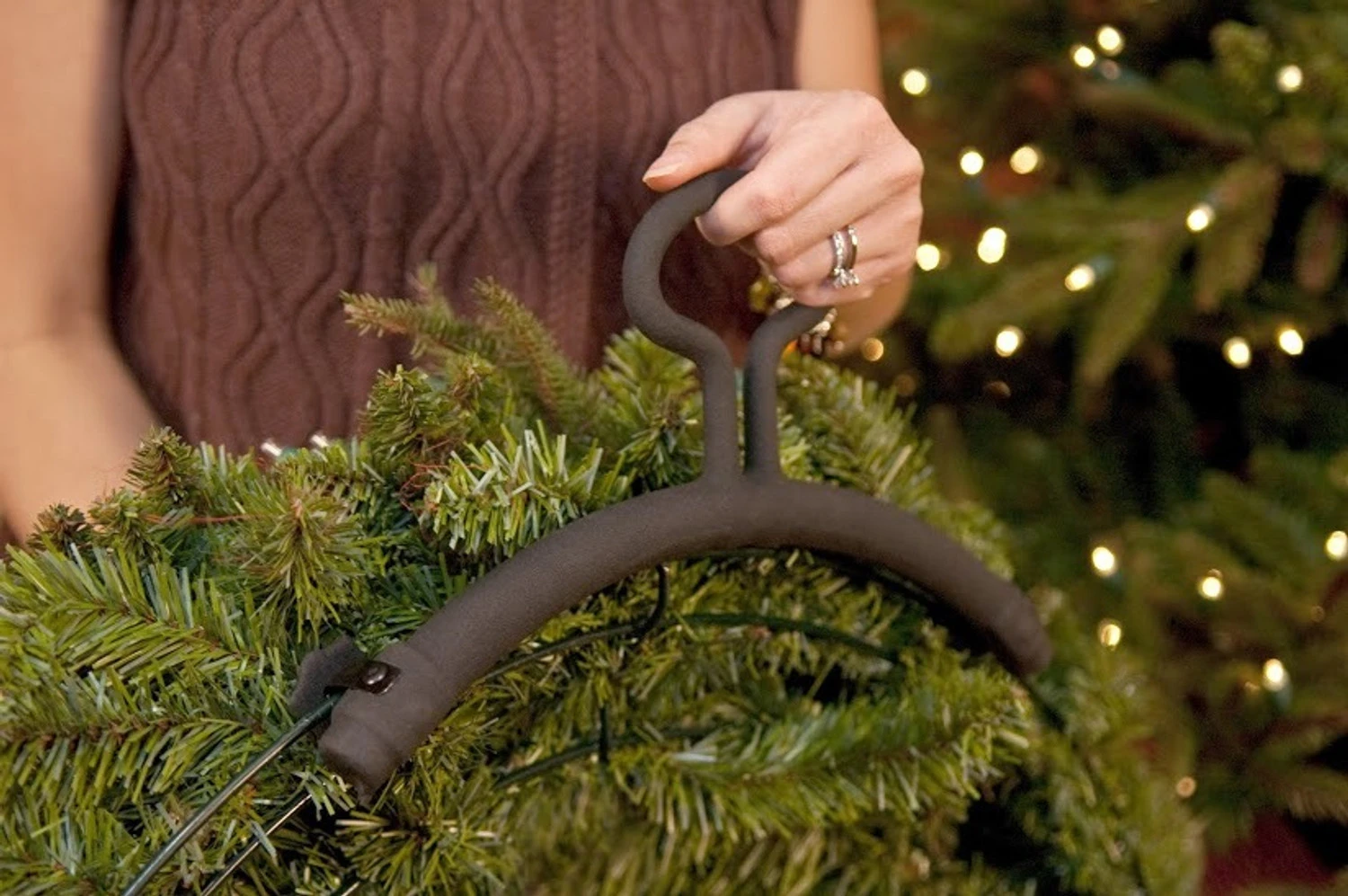 Treekeeper 36" Foam Lined Wreath Keeper With Removable Handle TK-10112 10 Treekeeper 36" Foam Lined Wreath Keeper With Removable Handle TK-10112 - Image 10